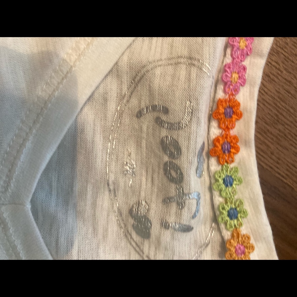 White tee - Picture 2 of 2